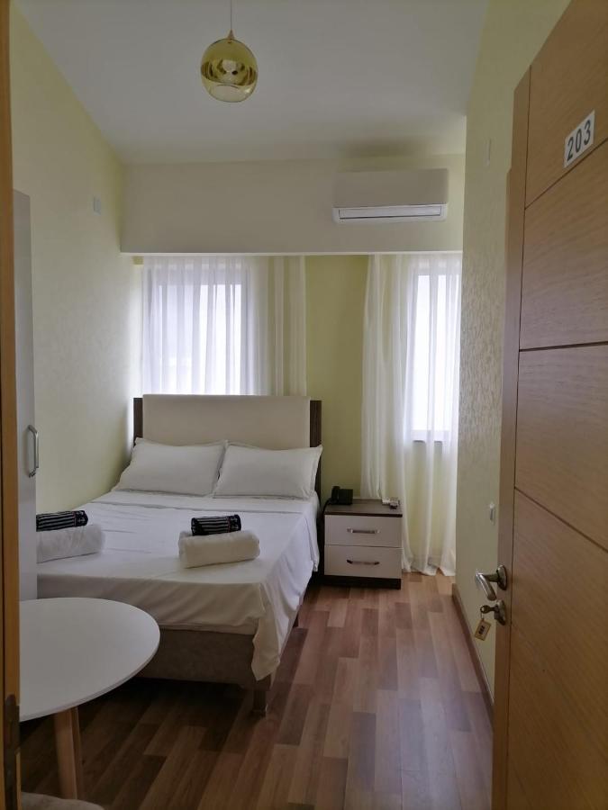 Connect Bar & Terrace 3*